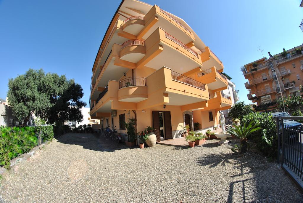 B&B Mareagro Санта-Тереза-ди-Рива Номер фото